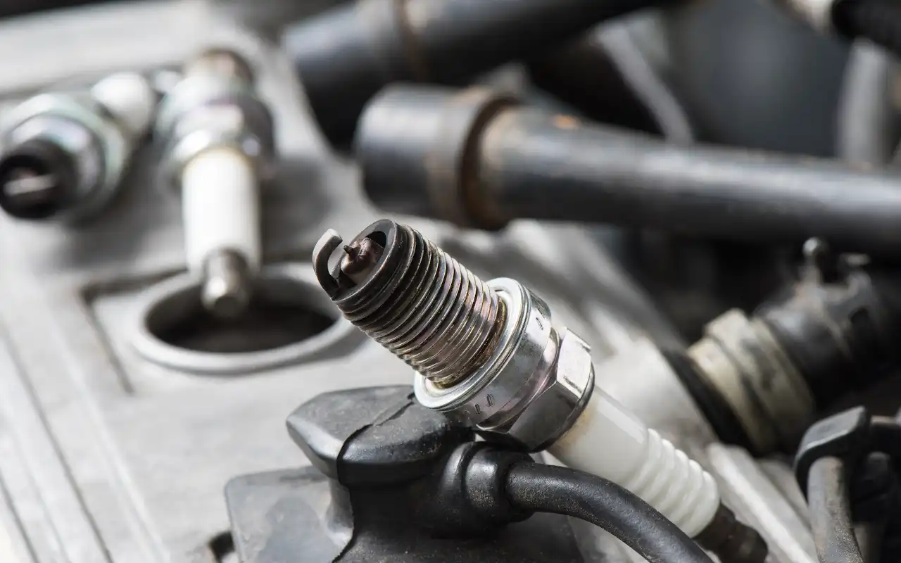 Wymiana świec zapłonowych